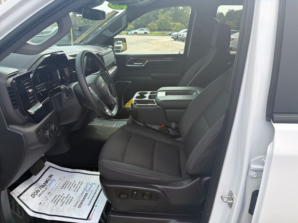 Used 2024 White Chevrolet LT image 13