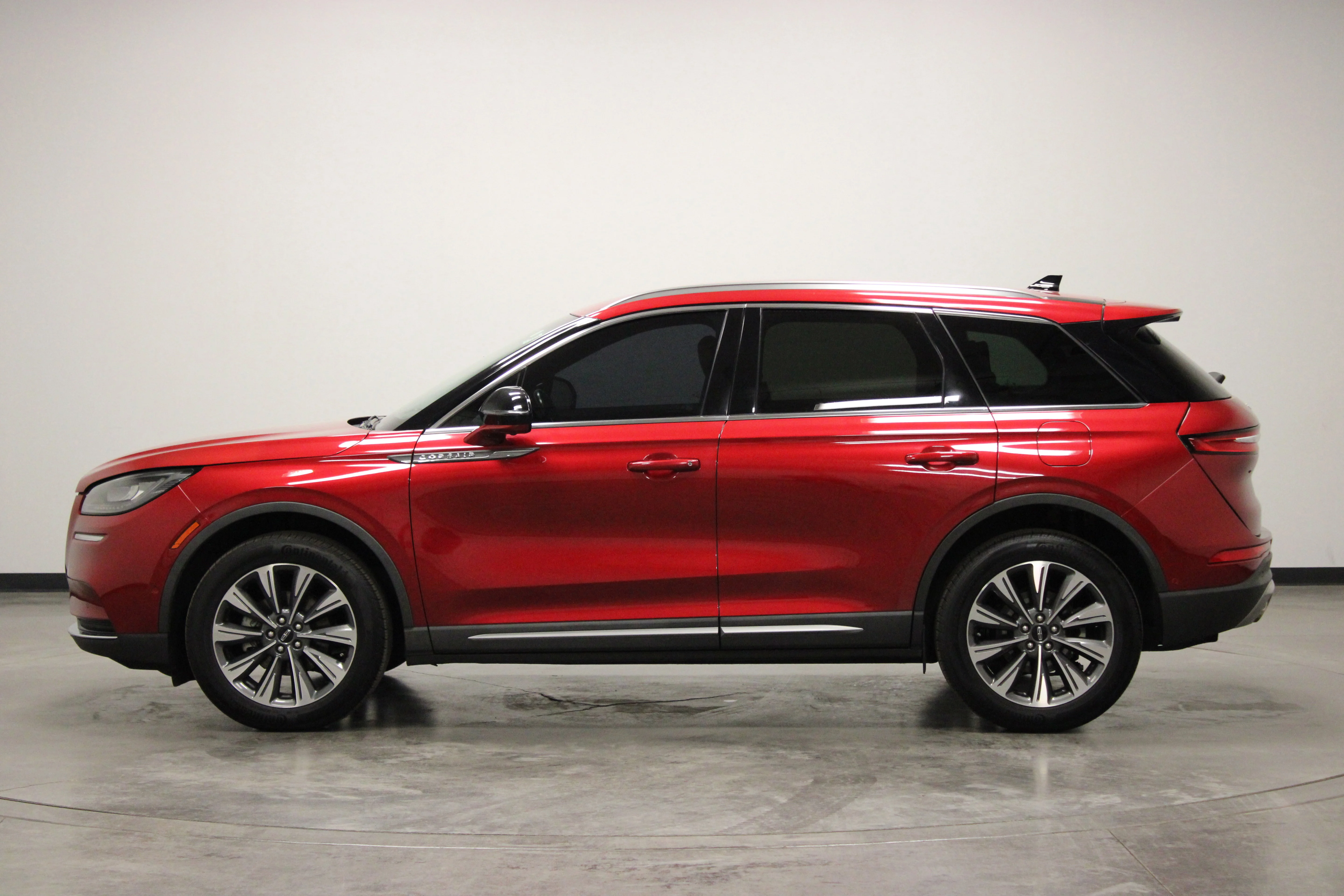 Used 2022 Red Lincoln Reserve image 5