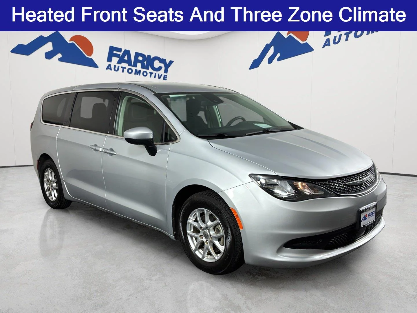 Used 2023 Silver Mist Clearcoat Chrysler LX image 3