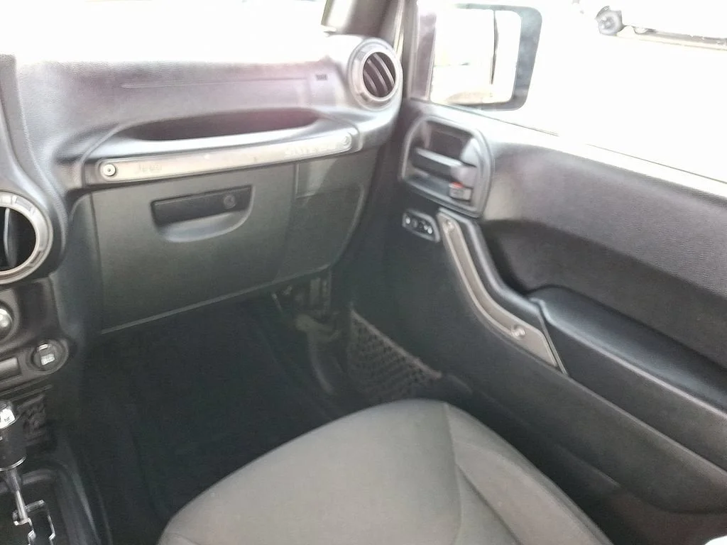 Used 2018 Gray Jeep Sport S 4x4 image 50