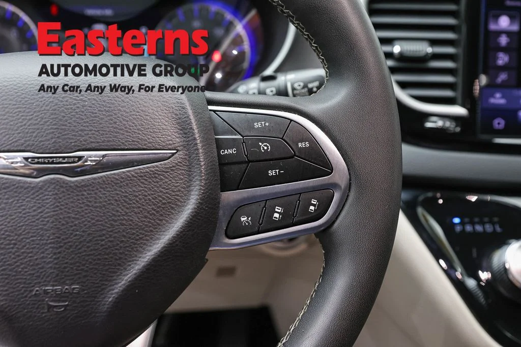 Used 2023 Gray Chrysler Touring L image 16