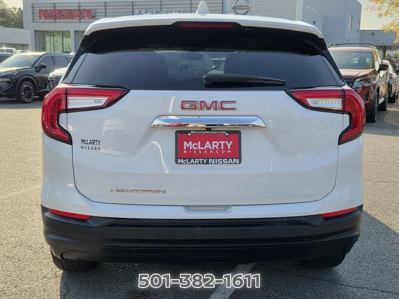 Used 2024 Summit White GMC FWD 4DR SLE image 6