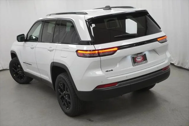 New 2026 Bright White Clear-Coat Exterior Paint Jeep Laredo image 11