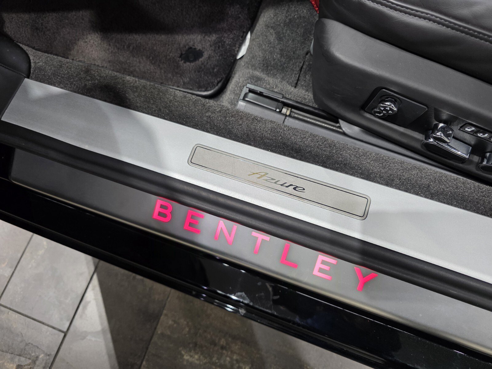 Used 2023 Beluga Bentley GT Azure image 8