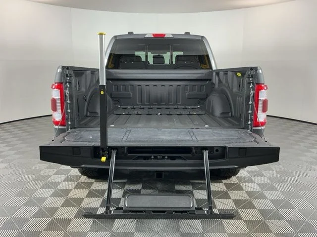 Used 2023 Gray Ford Lariat image 8