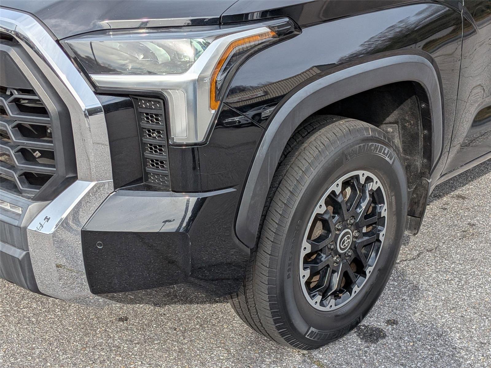 Used 2022 Midnight Black Metallic Toyota SR5 image 8