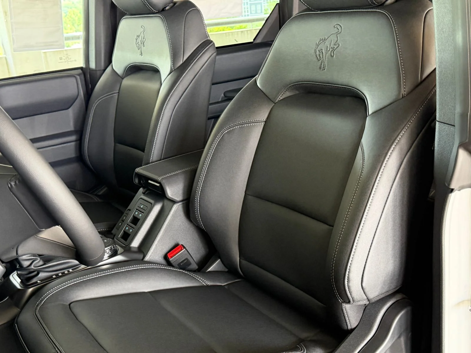 New 2026 Avalanche Gray Ford Badlands image 22