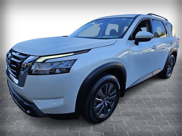 2022 Nissan Pathfinder SV LE photo 2