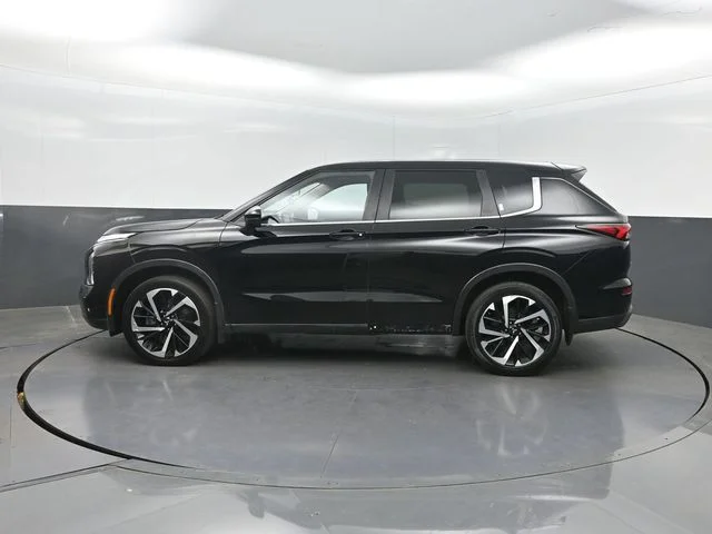Used 2022 Black Mitsubishi ES image 2