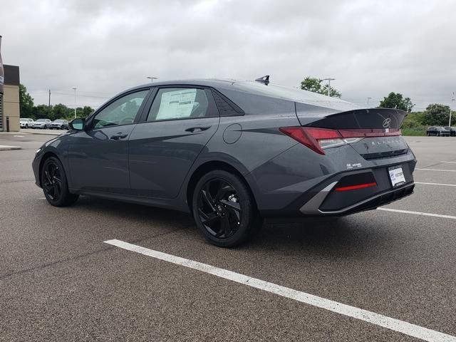 New 2026 Gray Hyundai SEL Sport image 8
