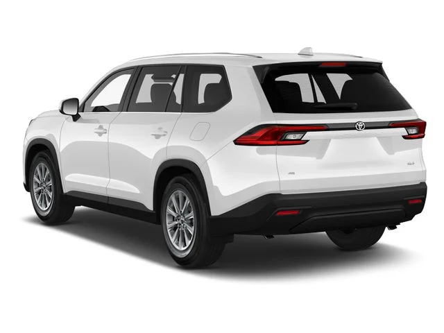 Used 2024 Wind Chill Pearl Toyota XLE image 2