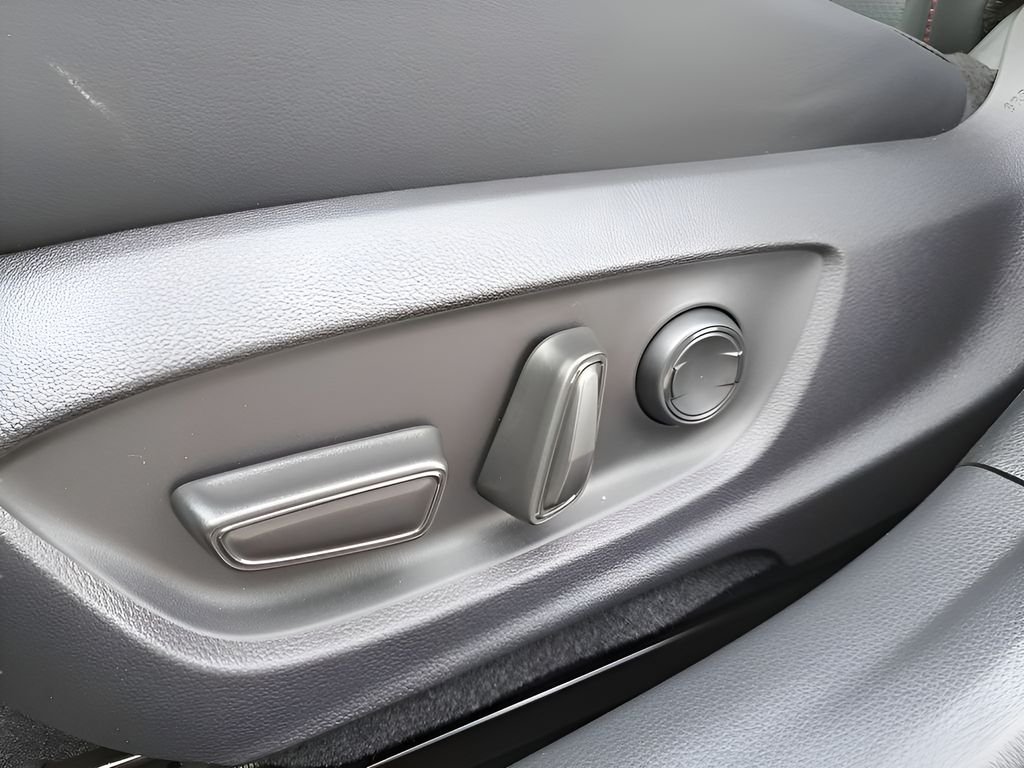 2026 Toyota Prius Plug-in Hybrid XSE - Photo 14