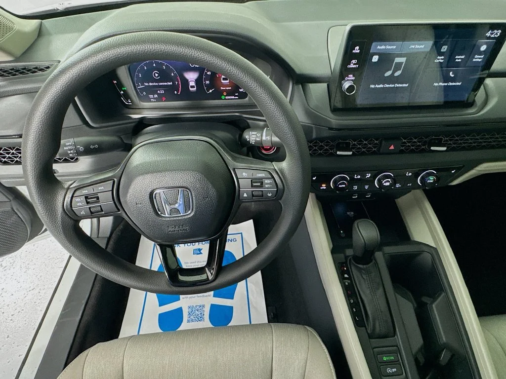 New 2026 Platinum White Pearl Honda SE image 16