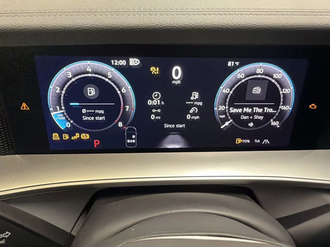 New 2026 Platinum Gray Metallic Volkswagen SE image 22