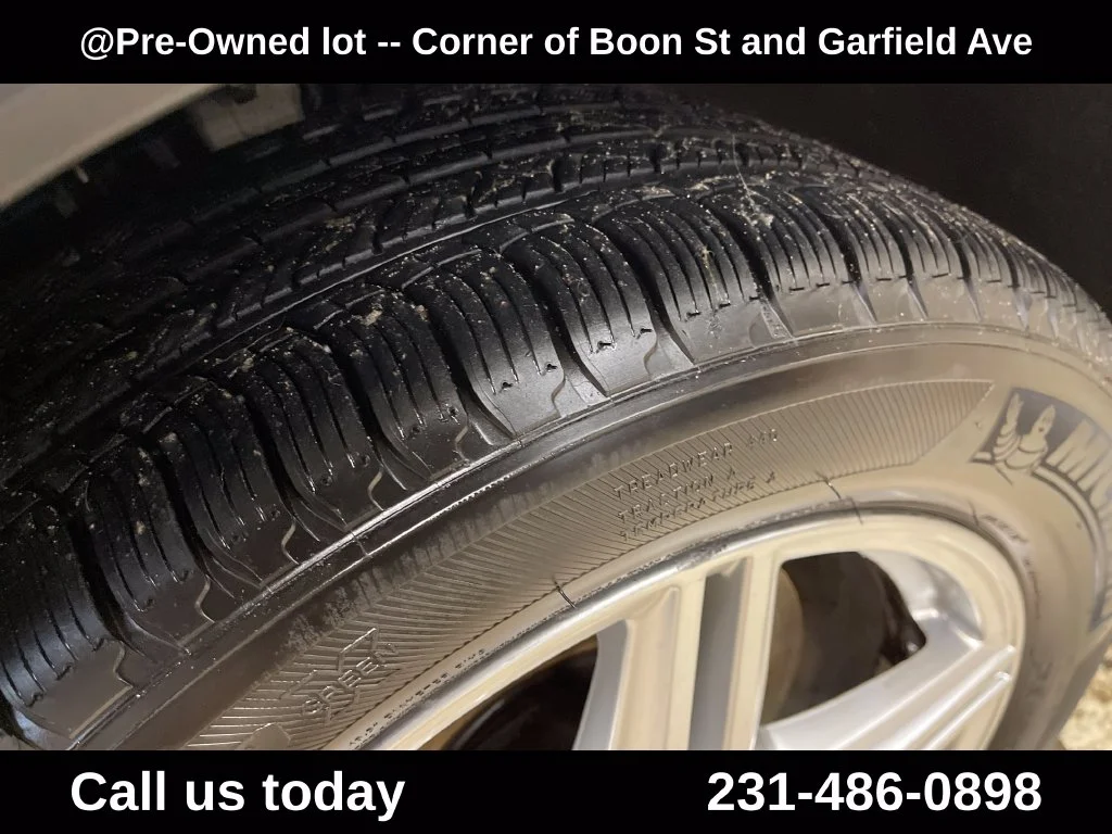 Used 2013  Porsche Diesel image 11