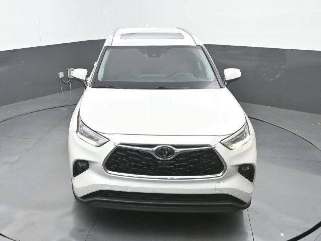 Used 2020 Blizzard Pearl Toyota Limited image 14