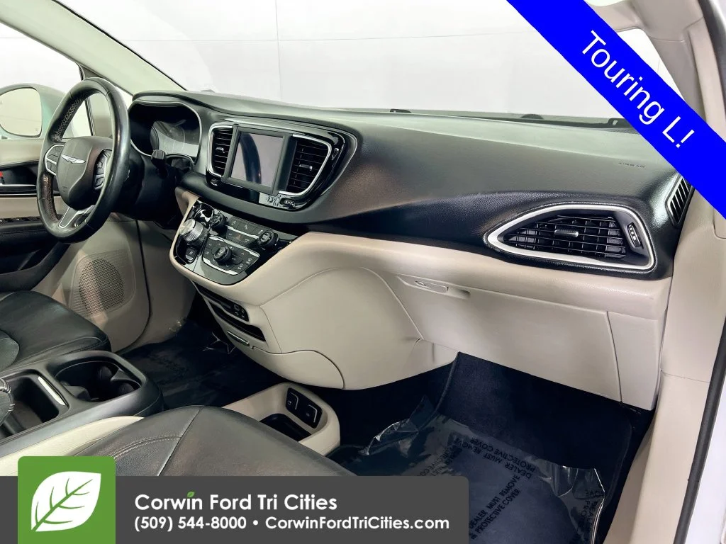 Used 2020 Bright White Clearcoat Chrysler Touring L image 30
