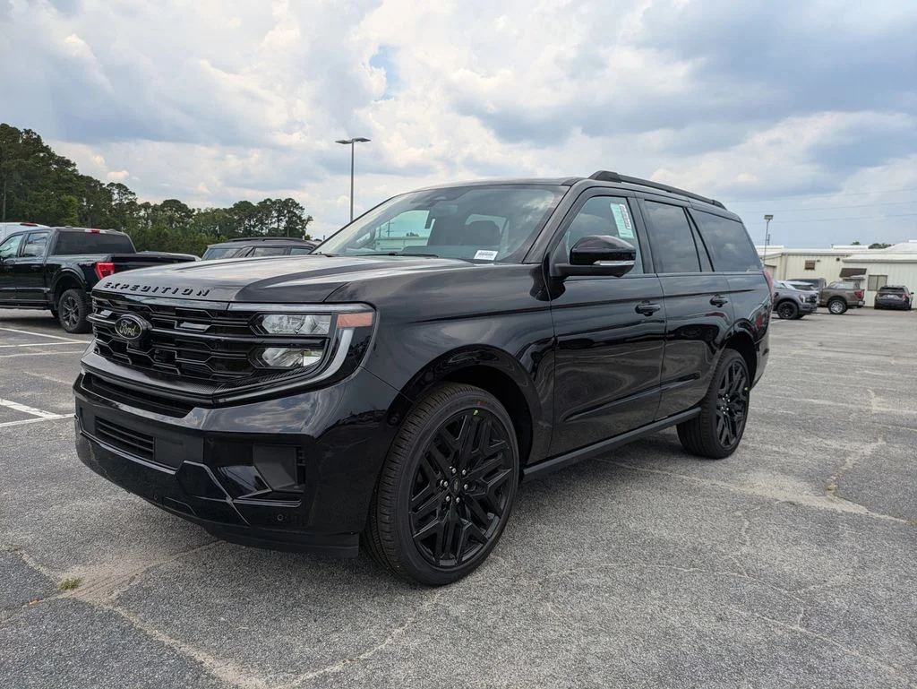 New 2026 Black Ford Platinum image 8