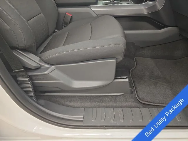 New 2026 Oxford White Ford XLT image 11