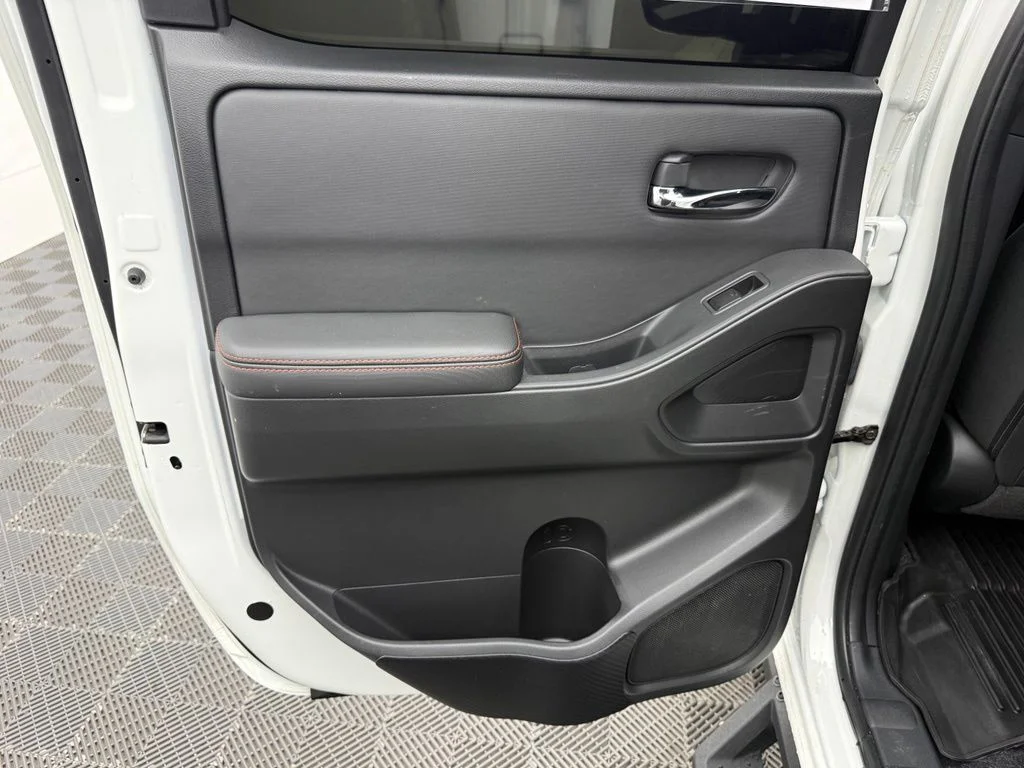 Used 2024 White Nissan PRO-4X image 34