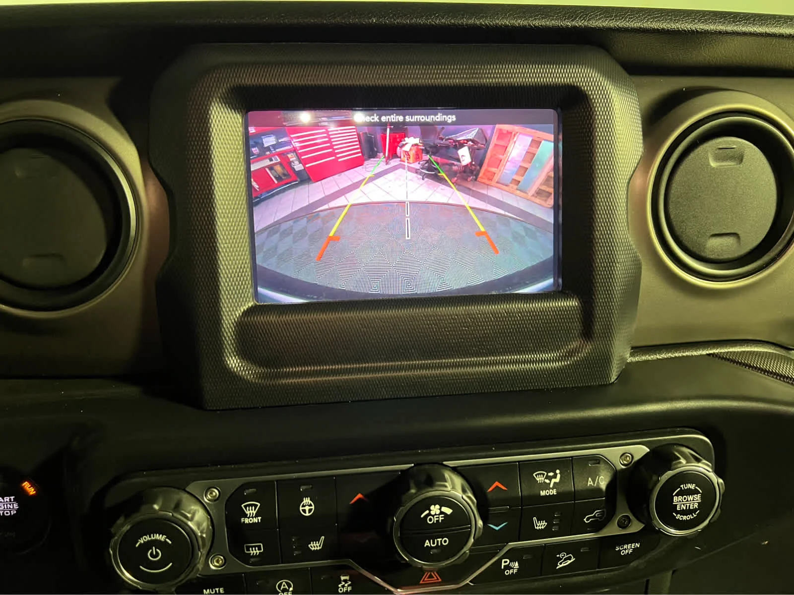 Used 2019 Granite Crystal Metallic Clearcoat Jeep Sport S image 15