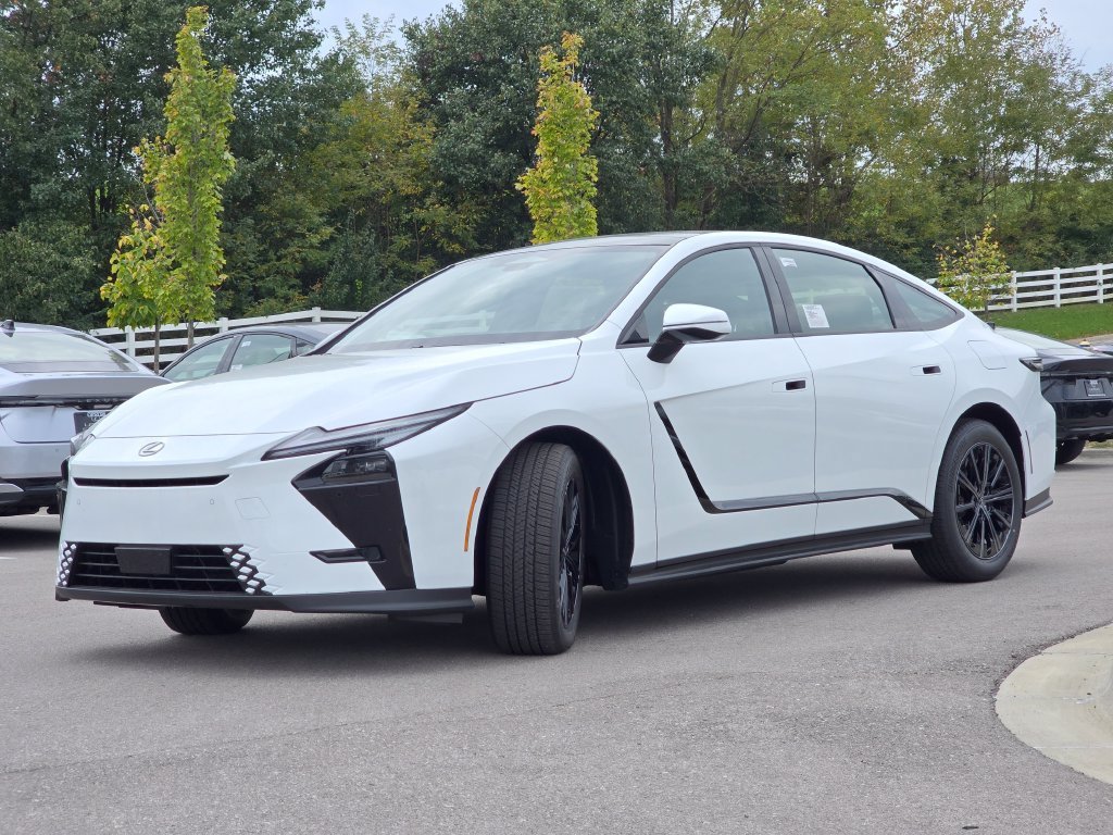 New 2026 Ultra White Lexus PREMIUM image 25