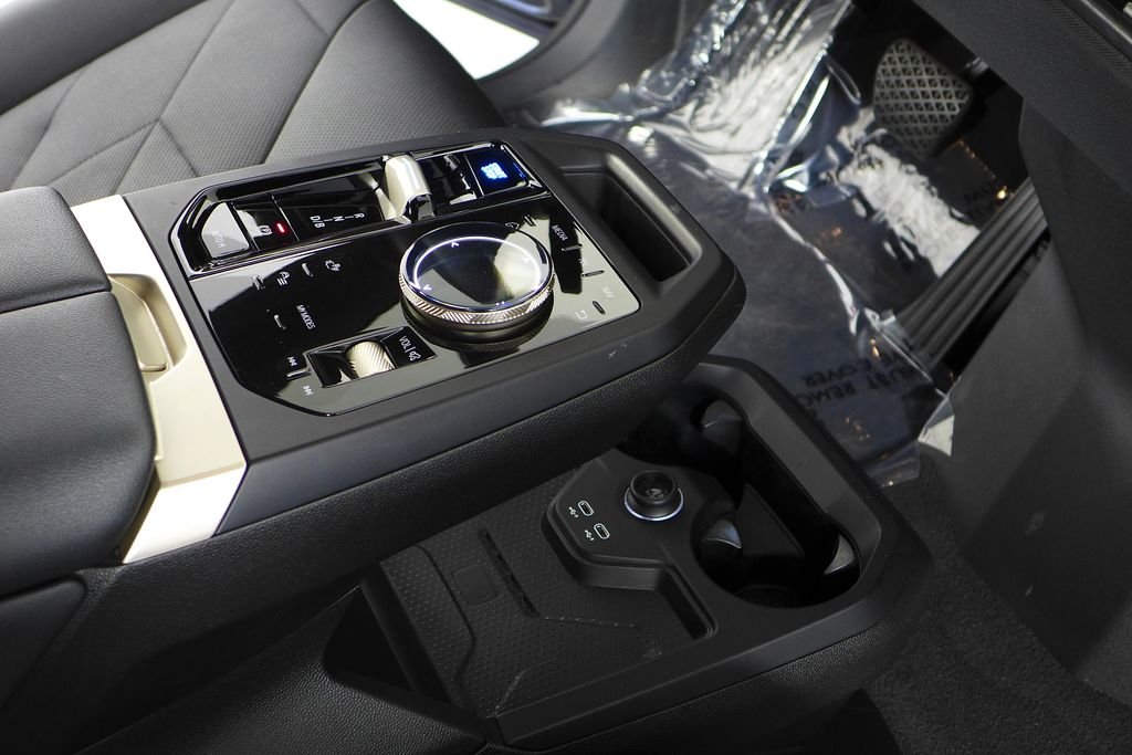 Certified Used 2024 Black Sapphire Metallic BMW xDrive50 image 14