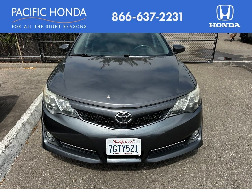 Used 2014 Gray Toyota SE image 1
