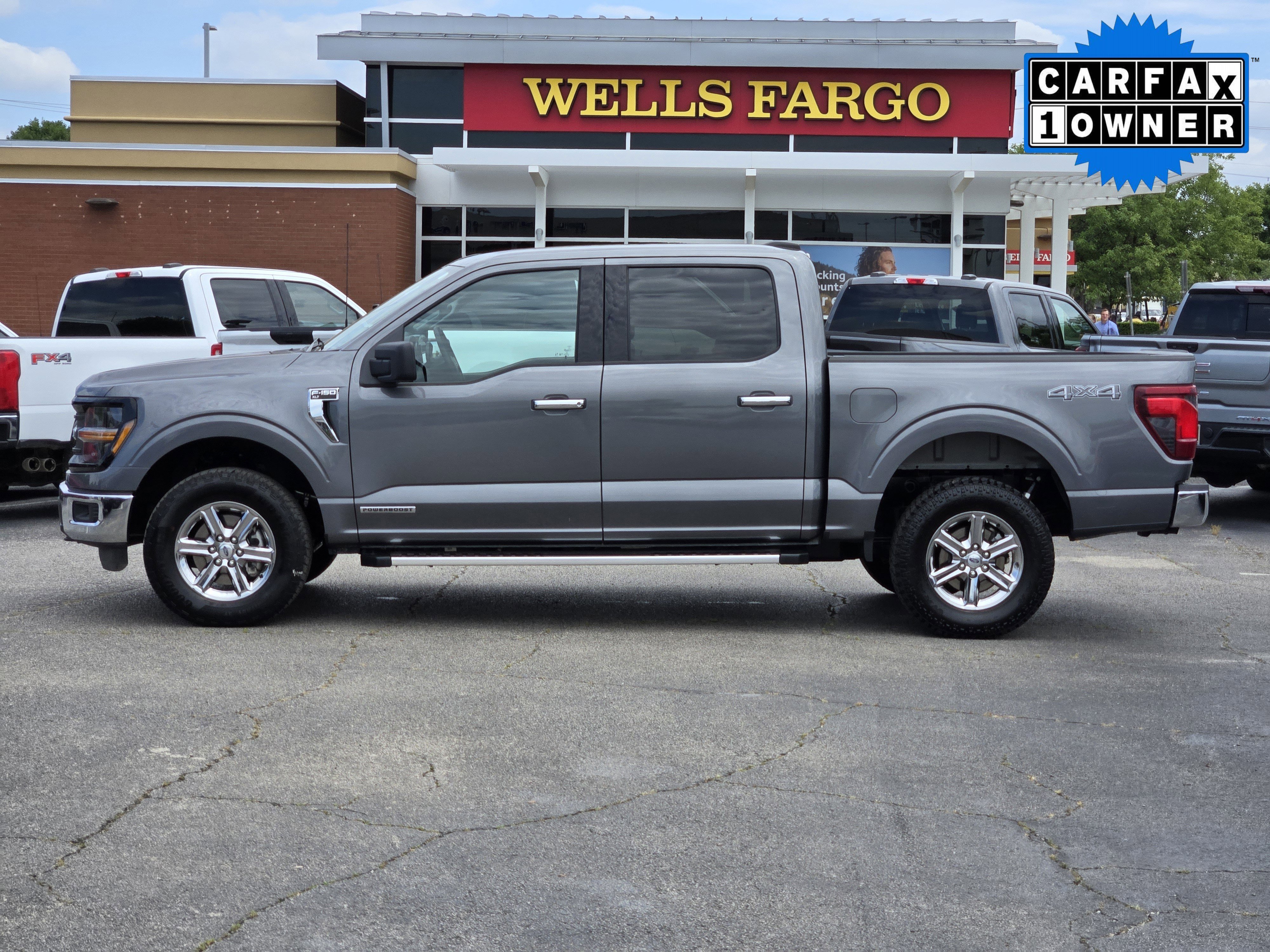 Used 2025 Gray Metallic Ford XLT image 4