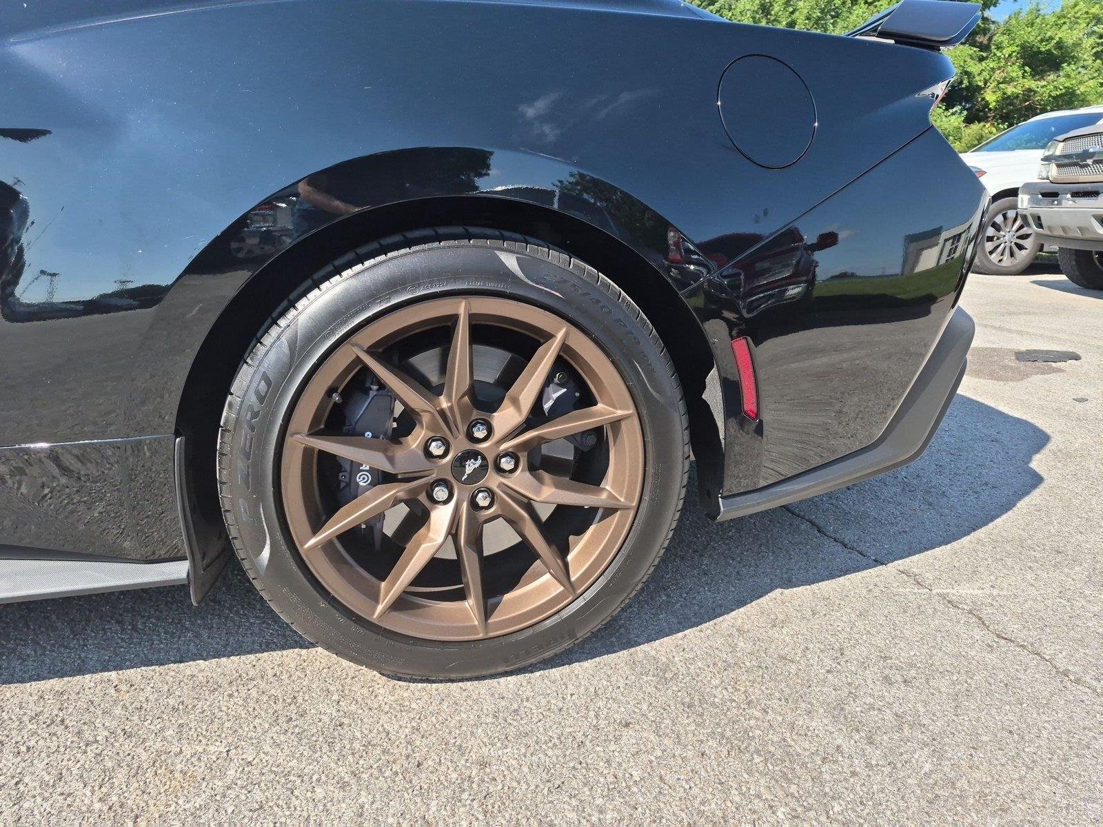 Used 2026 Carbonized Gray Metallic Ford GT Premium image 11
