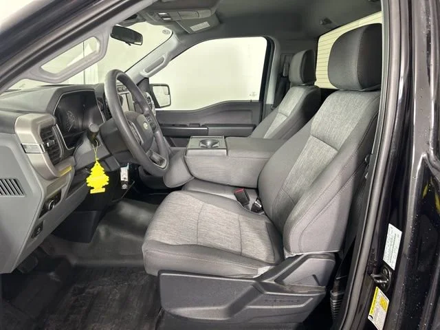 Used 2023  Ford XL image 18