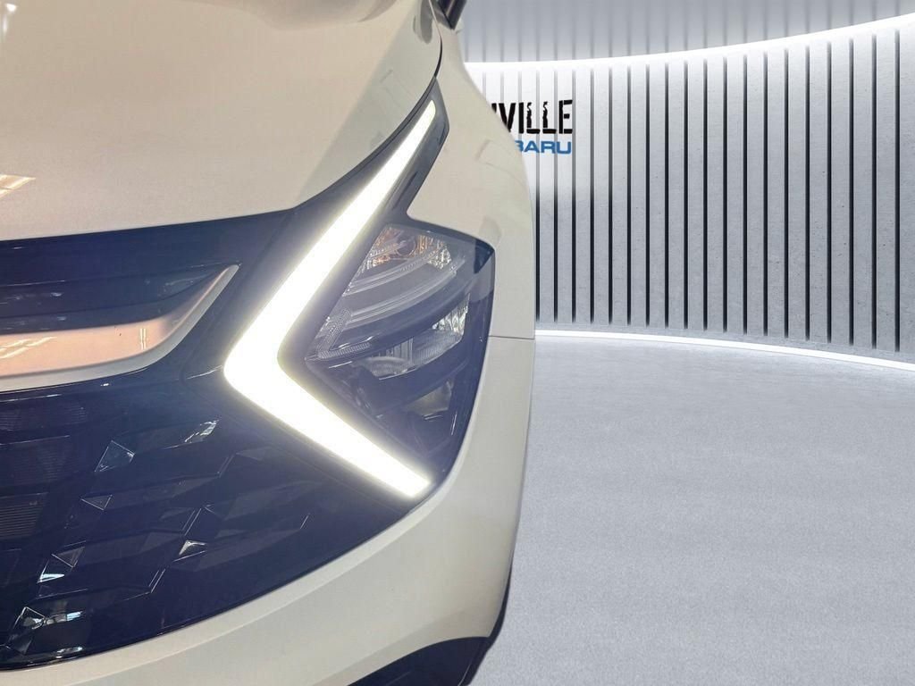 Used 2023 White Kia EX image 17