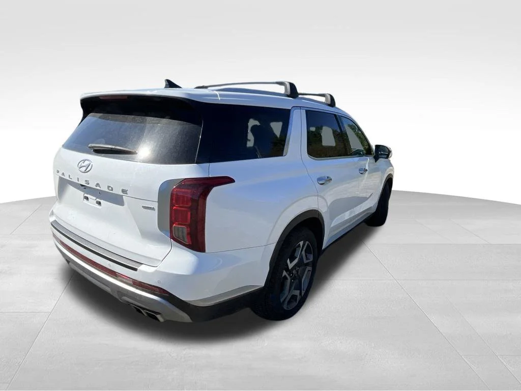 Used 2023 White Hyundai SEL image 19