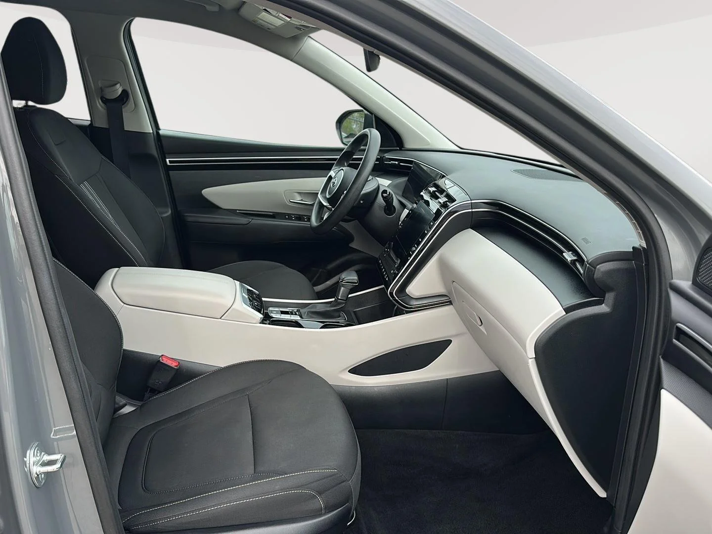 Used 2024 Hampton Gray Hyundai SEL image 17