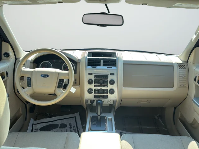 Used 2012 Gold Ford XLT image 9