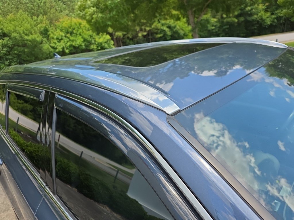 Used 2019 Shoreline Mist Toyota XLE image 10