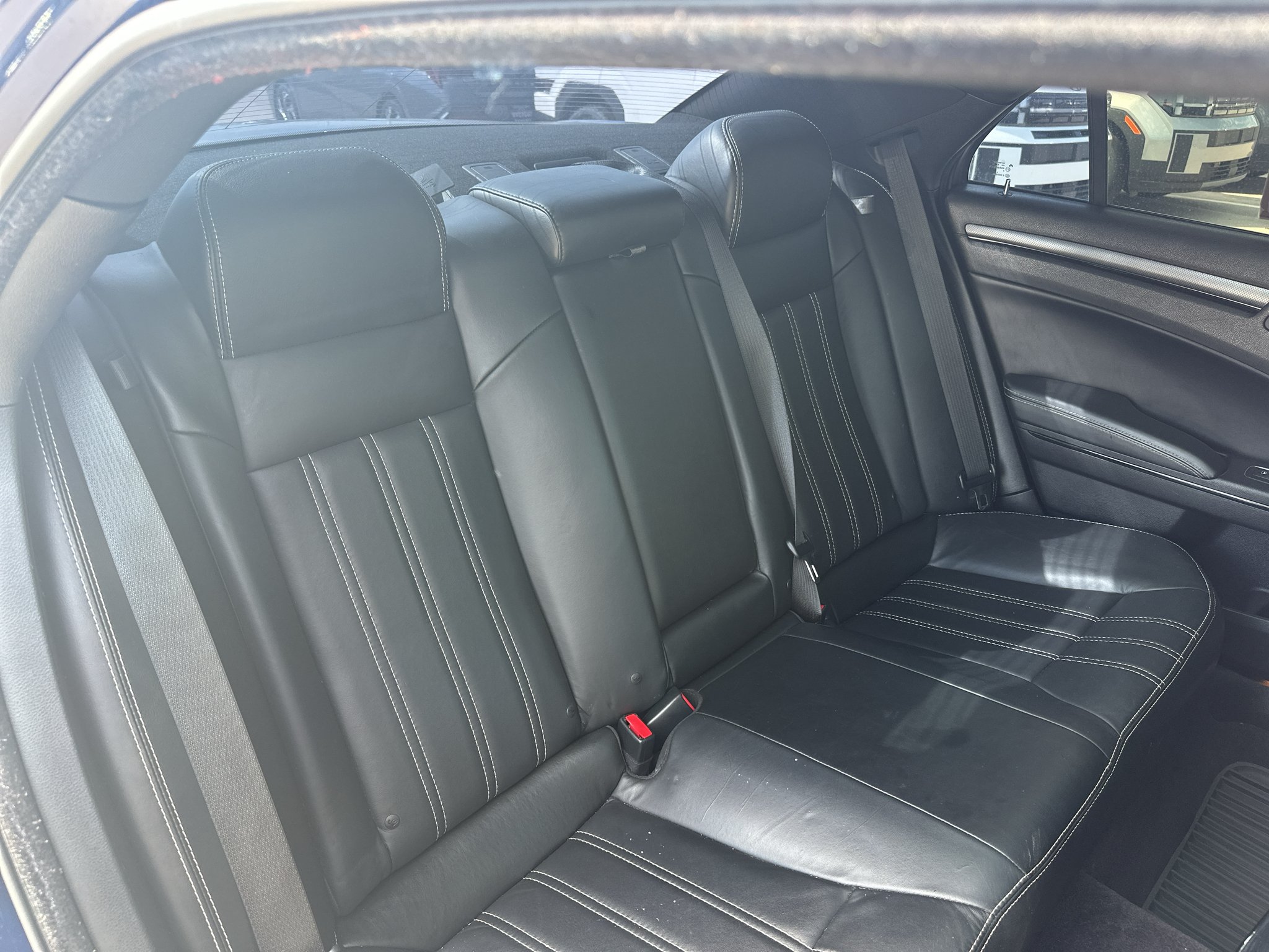 Used 2016 Jazz Blue Pearlcoat Chrysler Base image 33