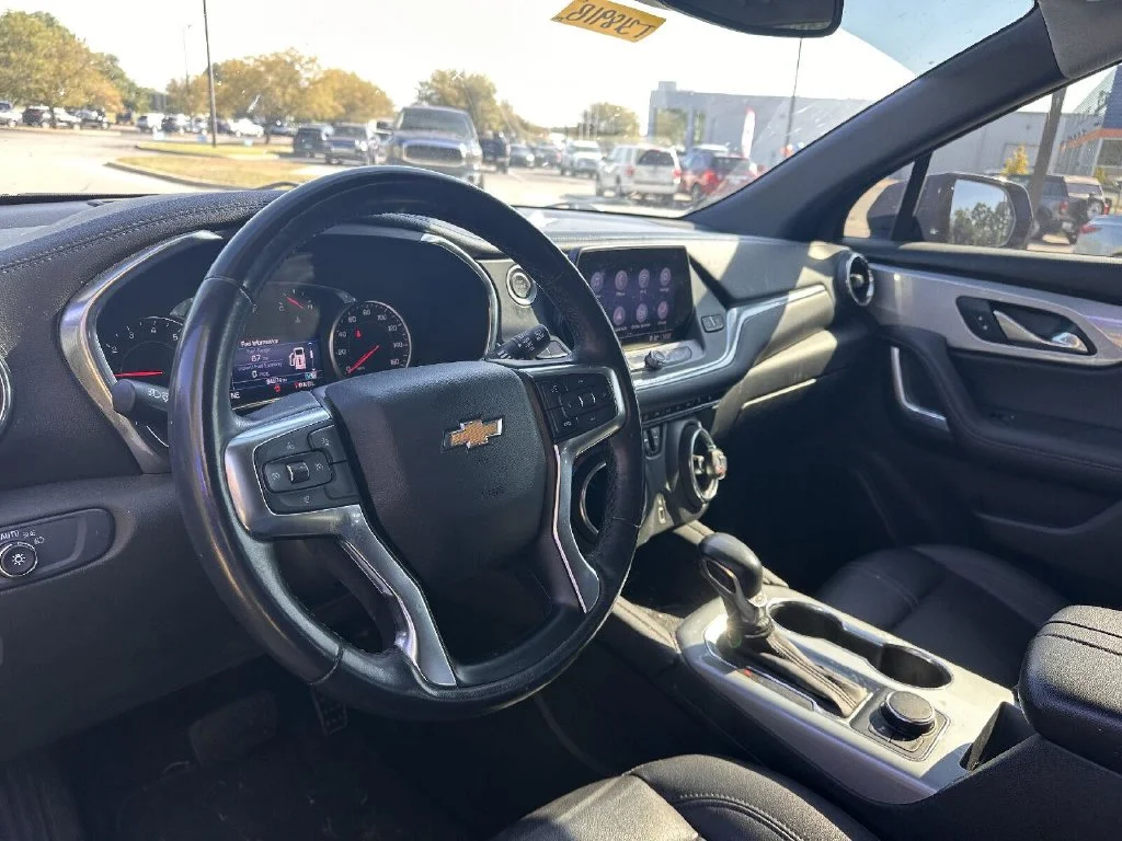 Used 2022 Blue Chevrolet LT image 13