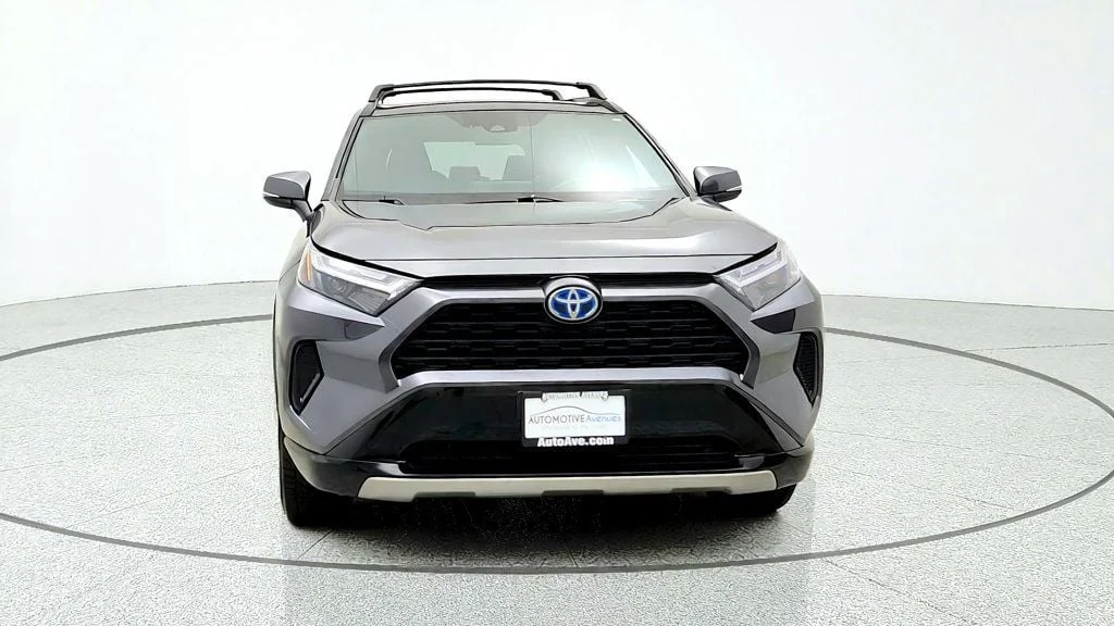 Used 2022 Magnetic Gray Metallic Toyota Hybrid SE AWD w/ Weather Pkg, Moonroof & Power Liftgate image 2