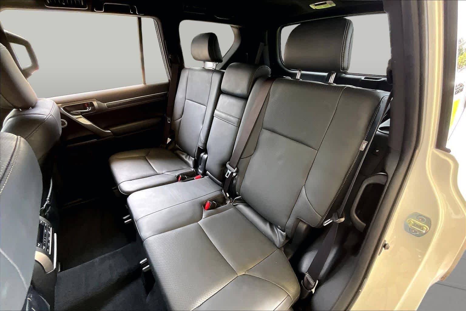 Used 2023 Eminent White Pearl Lexus Luxury image 18