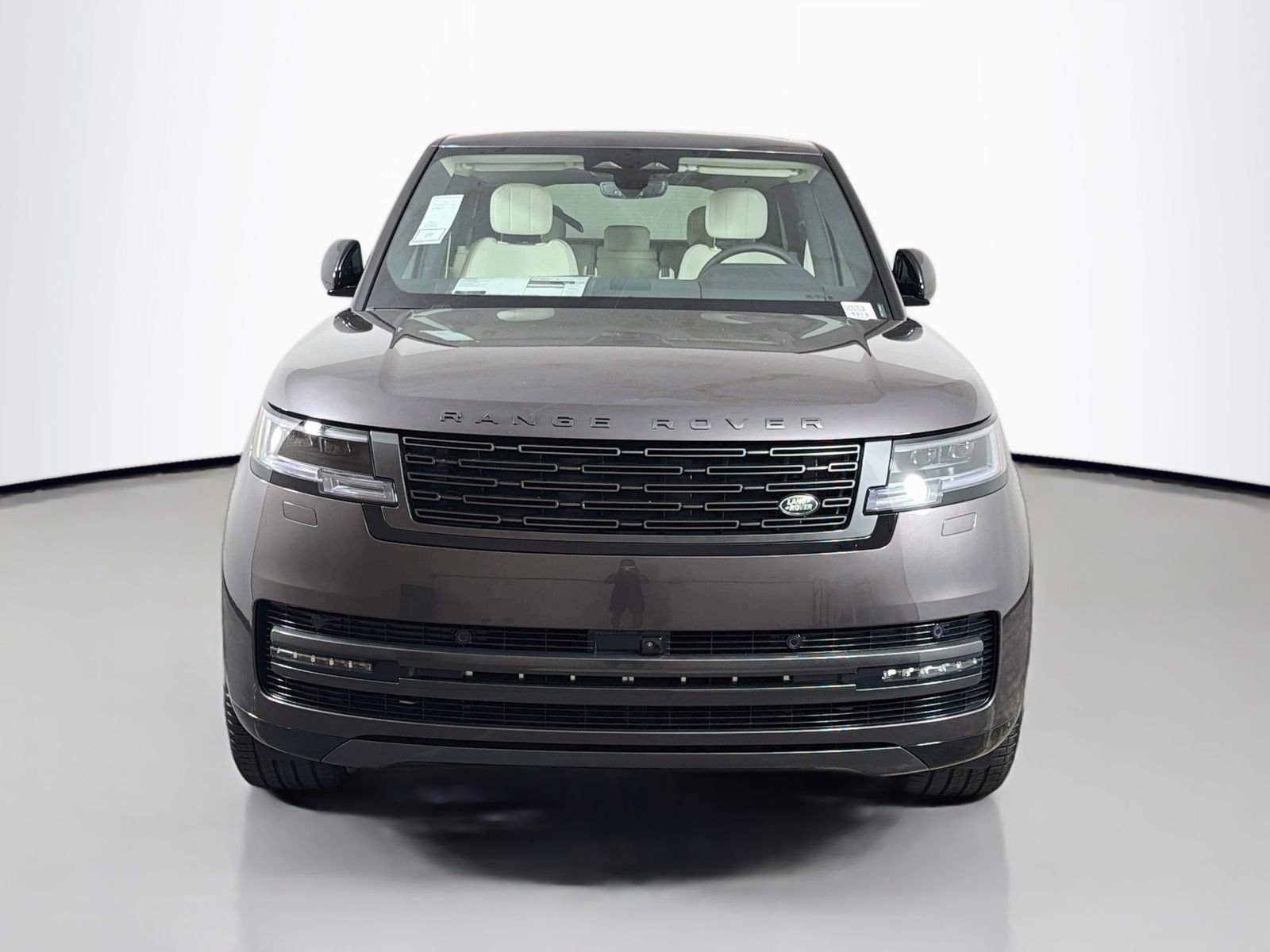 New 2026 Charente Grey LAND ROVER SE image 8