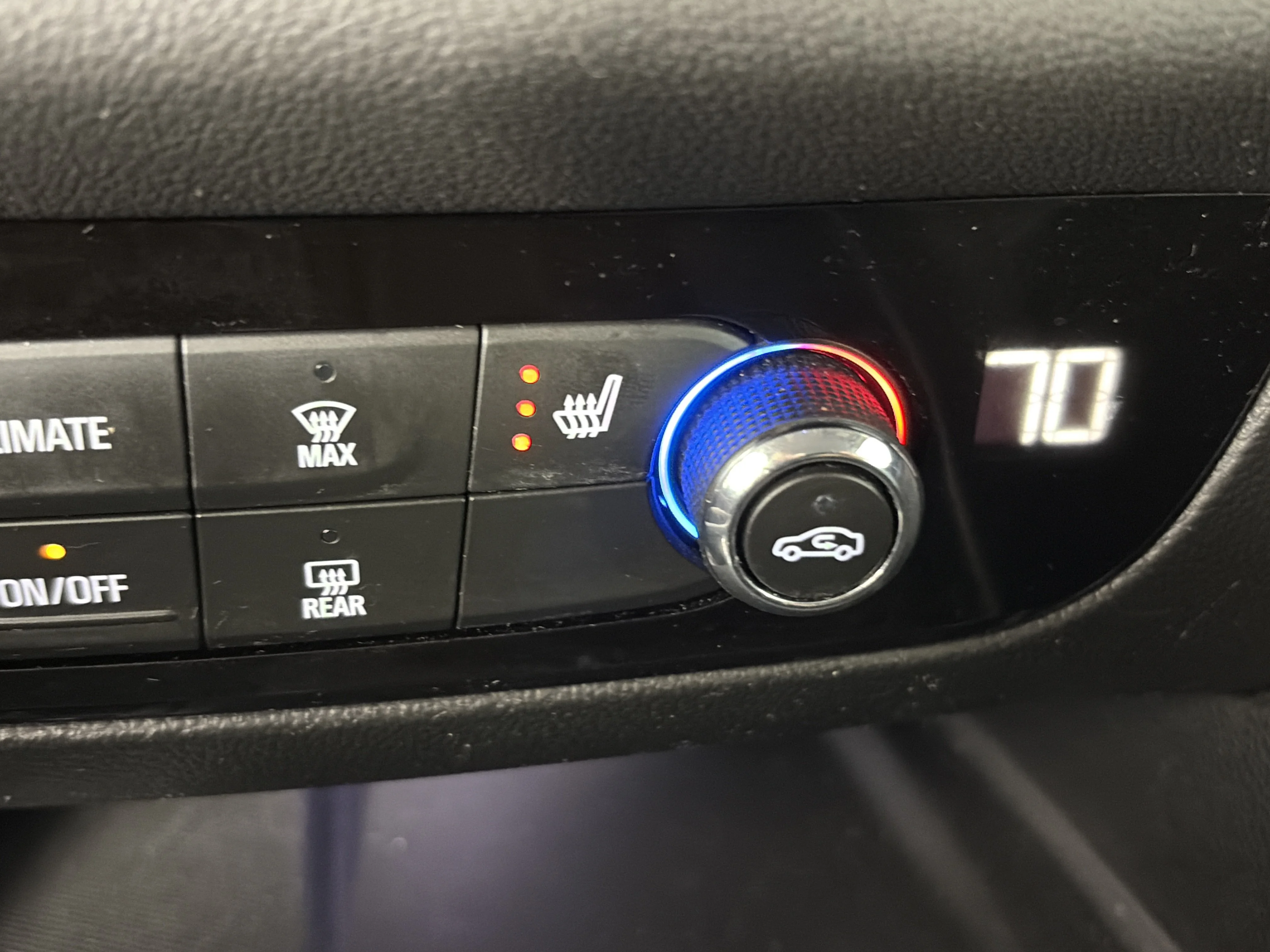 Used 2021 Includes Spectra Gray lower exterior accent color.) Buick Essence image 28