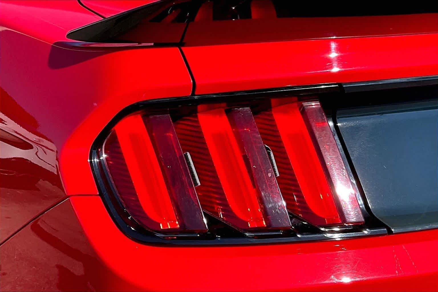 Used 2015 Race Red Ford V6 image 24