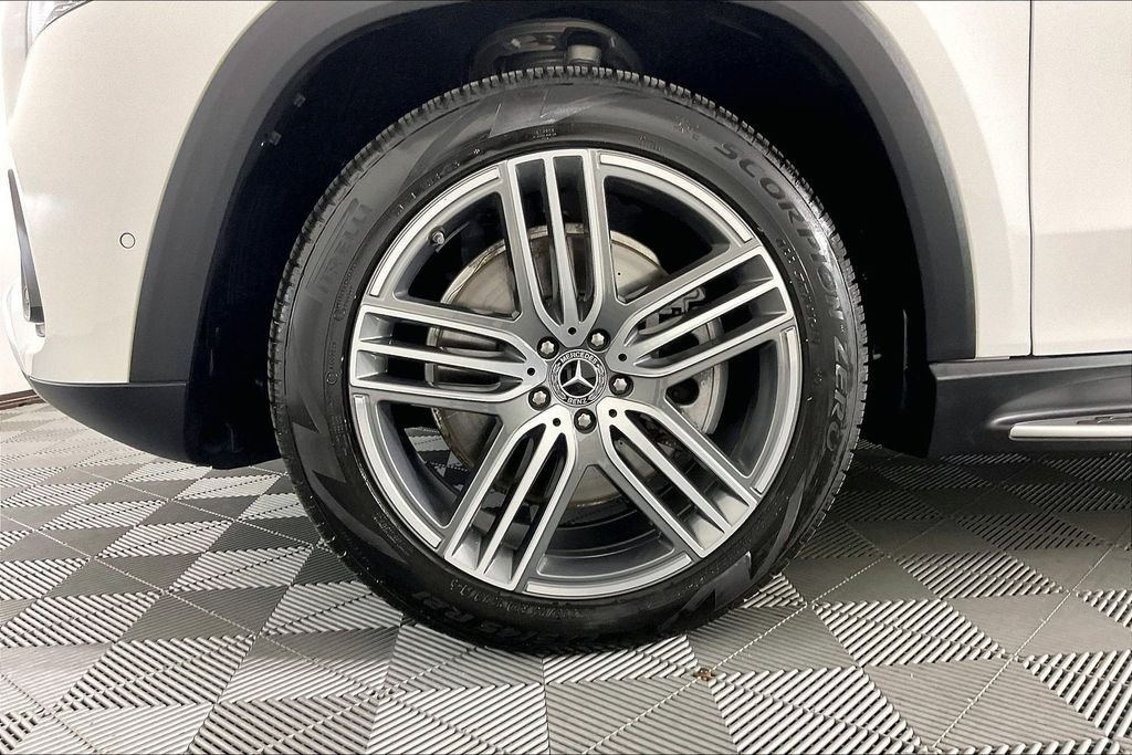 2026 Mercedes-Benz GLS Base - Photo 9