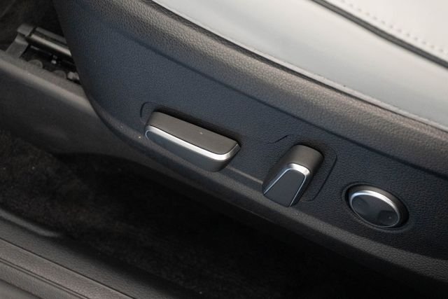 Certified Used 2025 Black Hyundai SEL image 6