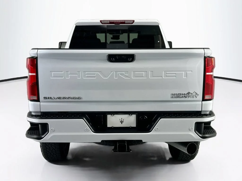 Used 2026 Polar White Chevrolet High Country image 6