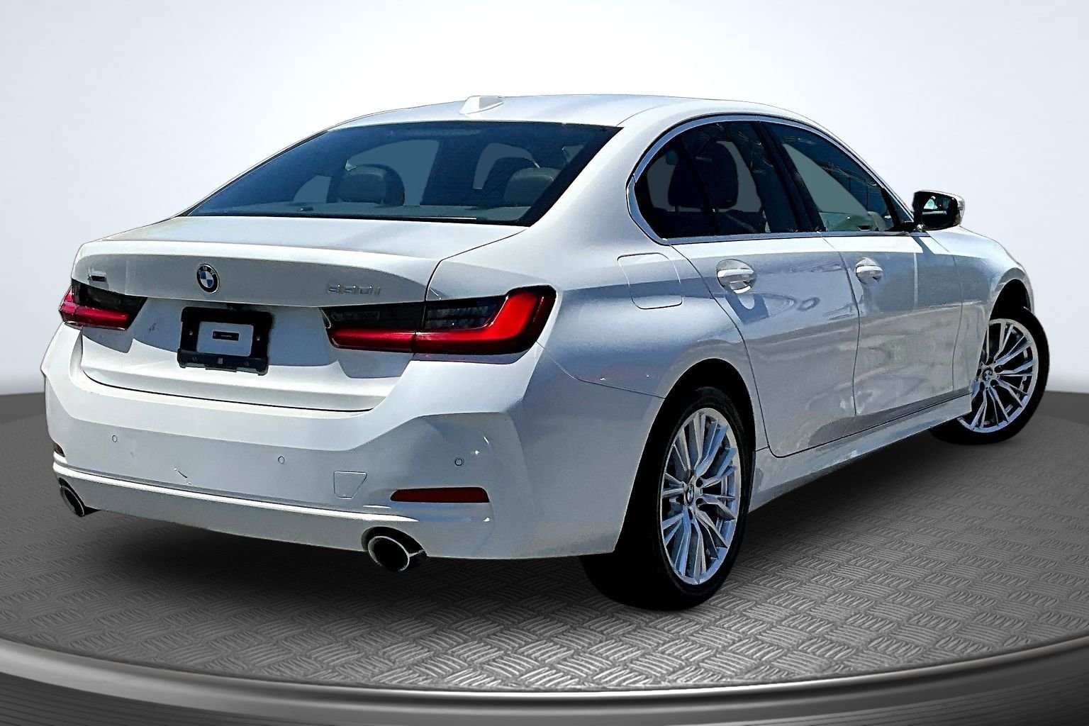 Used 2024 White BMW 330i xDrive image 7