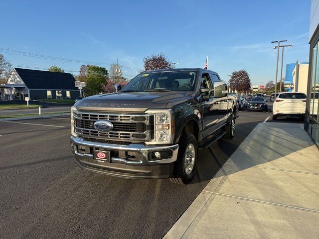 Used 2025 Gray Metallic Ford XLT image 6