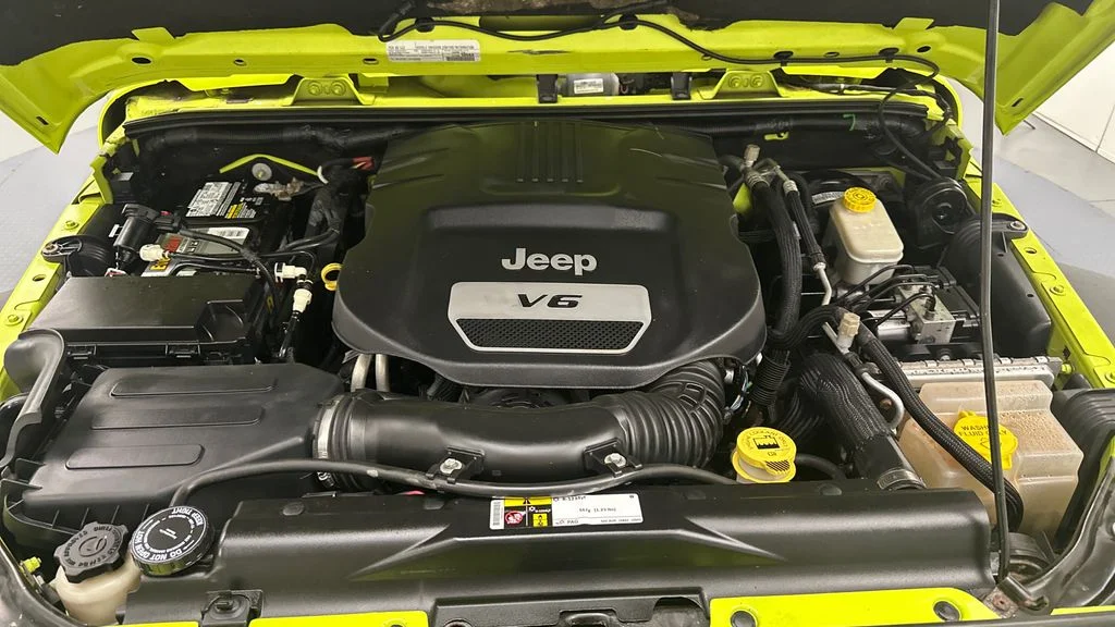 Used 2016 Green Jeep Unlimited Rubicon image 11