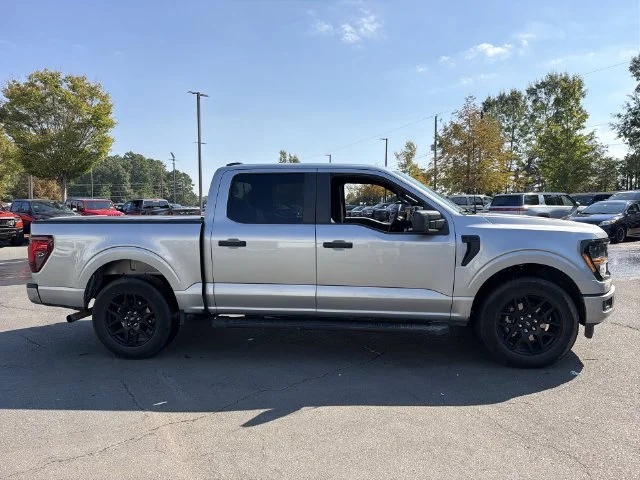 Used 2024 Silver Ford XLT image 5